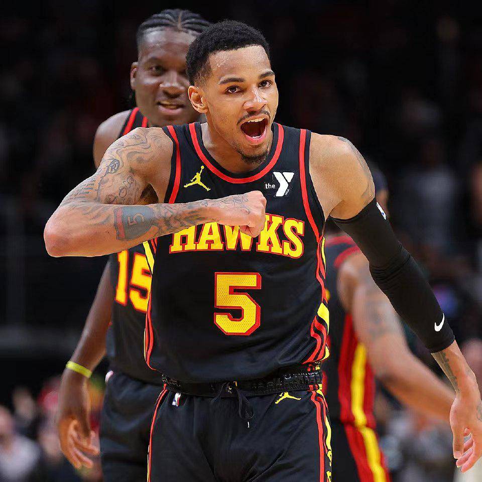 包含穆雷在曼联比赛中大胜，关键助攻引发热议！的词条